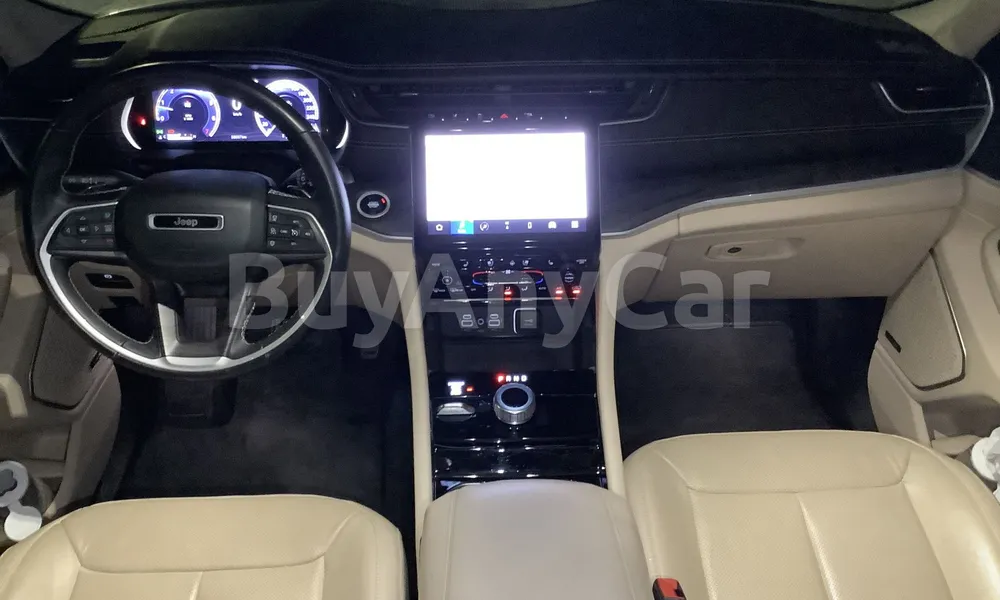 Vehicle photo 9