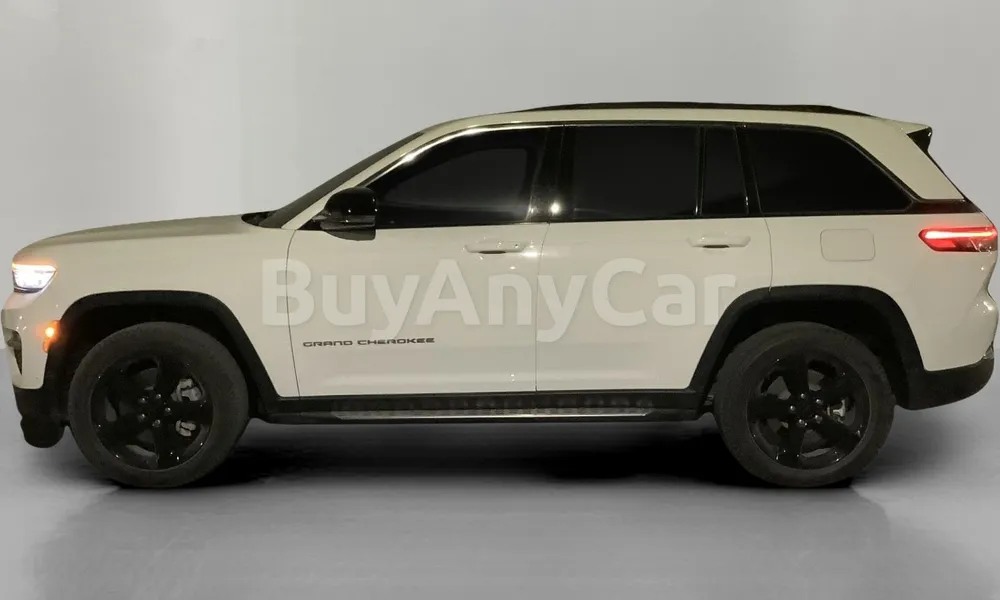 Vehicle photo 4