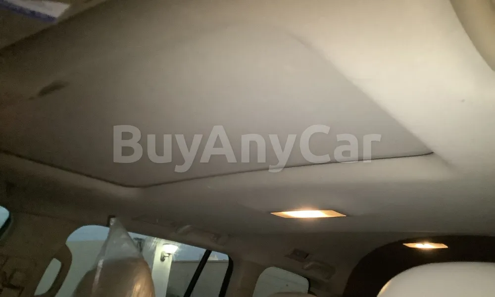 Vehicle photo 8