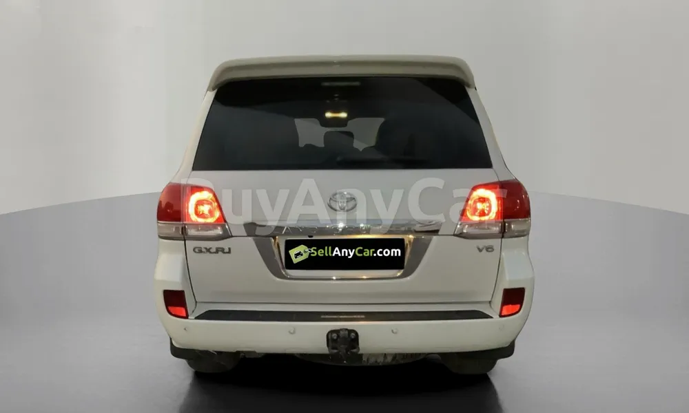 Vehicle photo 2