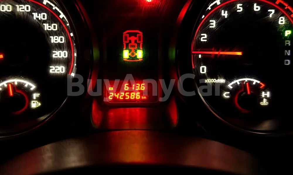 Vehicle photo 5