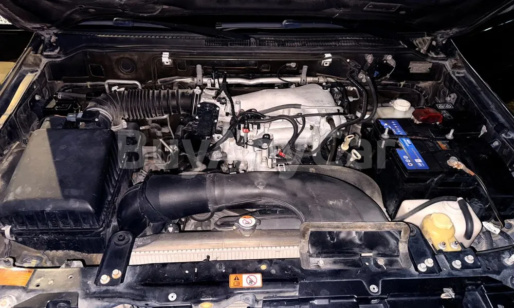 Vehicle photo 6