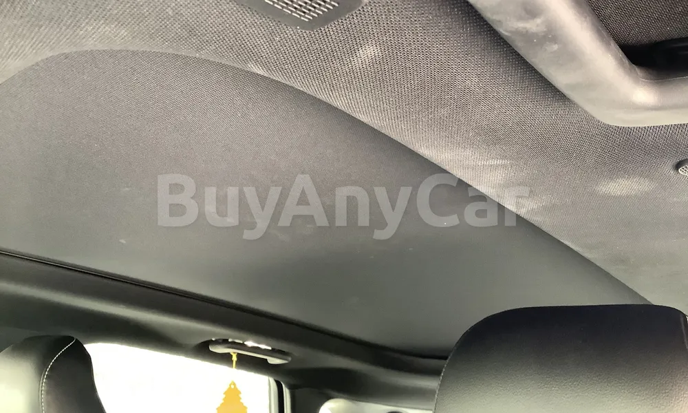 Vehicle photo 9