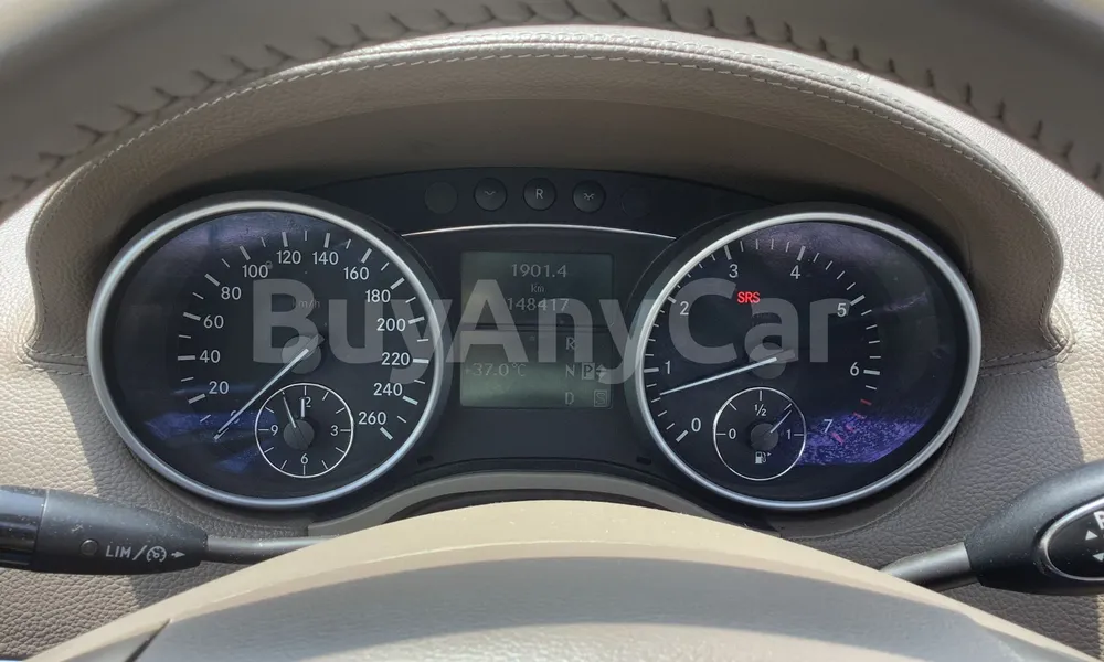 Vehicle photo 6