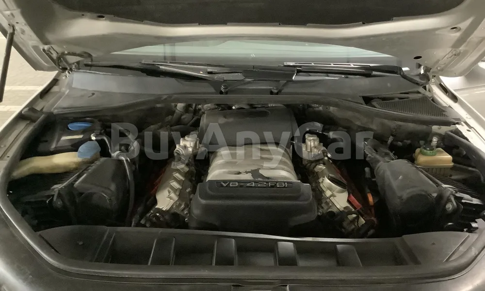 Vehicle photo 8