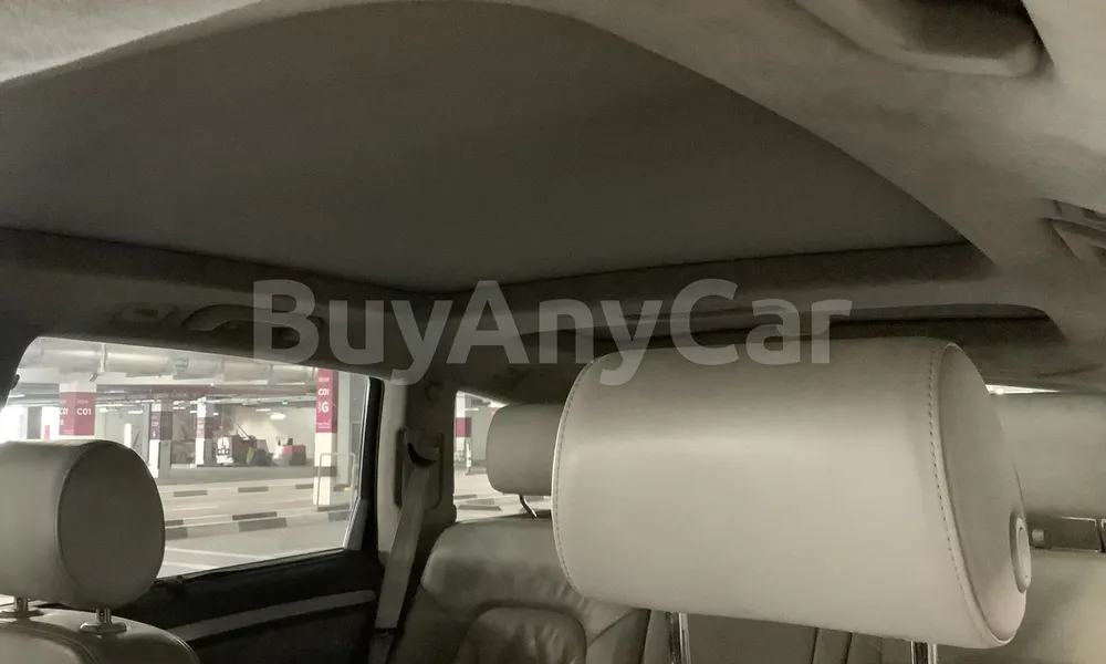 Vehicle photo 7