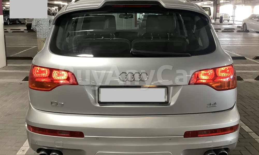 Vehicle photo 2