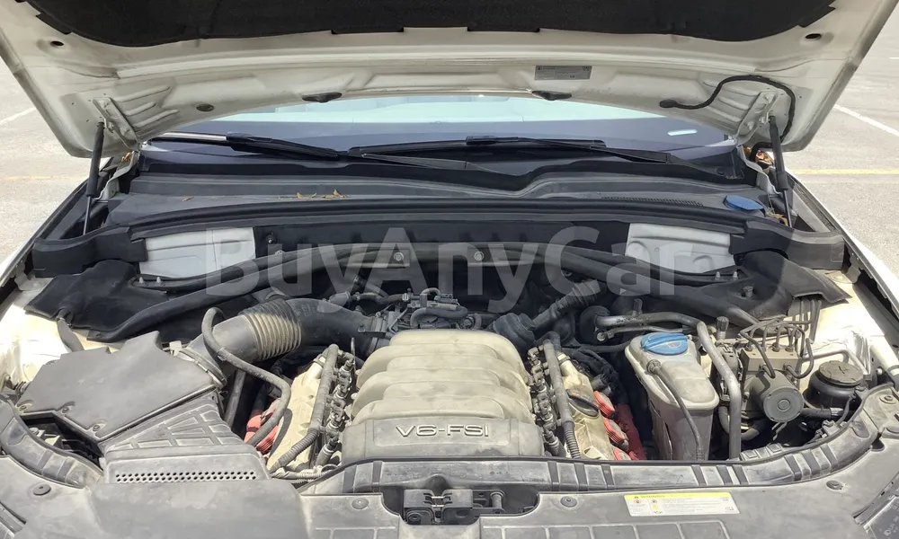 Vehicle photo 8