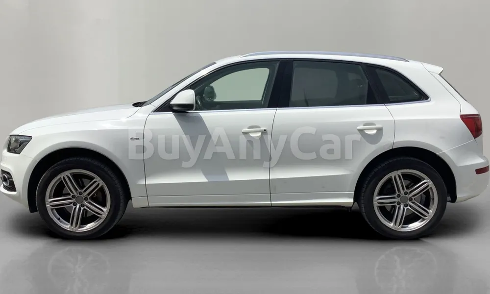 Vehicle photo 6