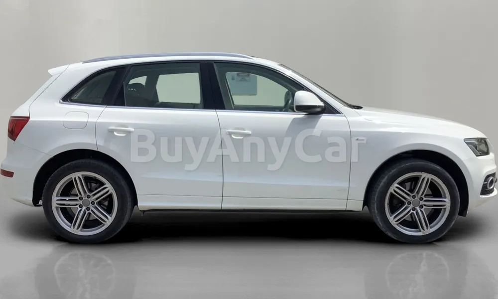 Vehicle photo 3