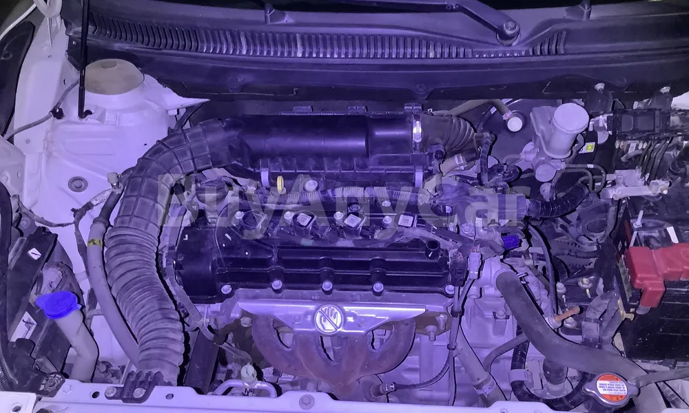 Vehicle photo 9