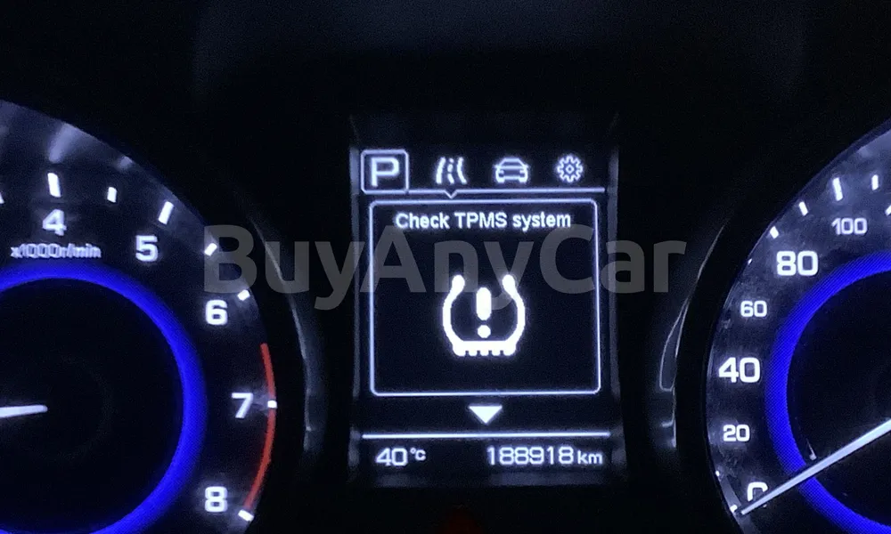 Vehicle photo 6