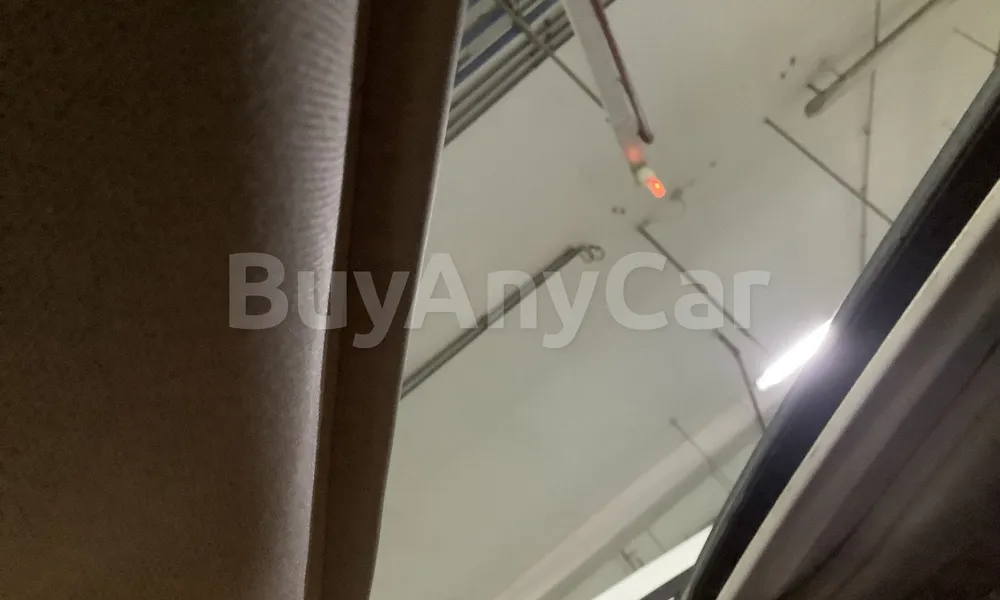 Vehicle photo 9