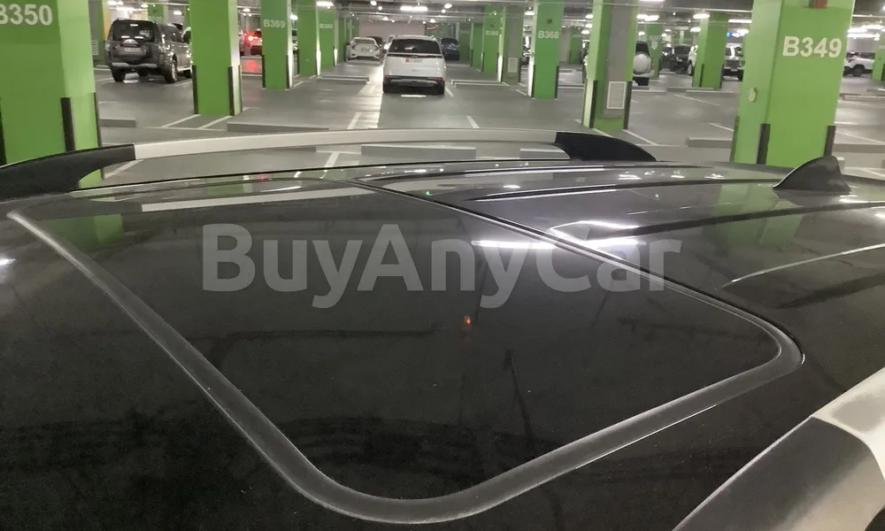 Vehicle photo 5