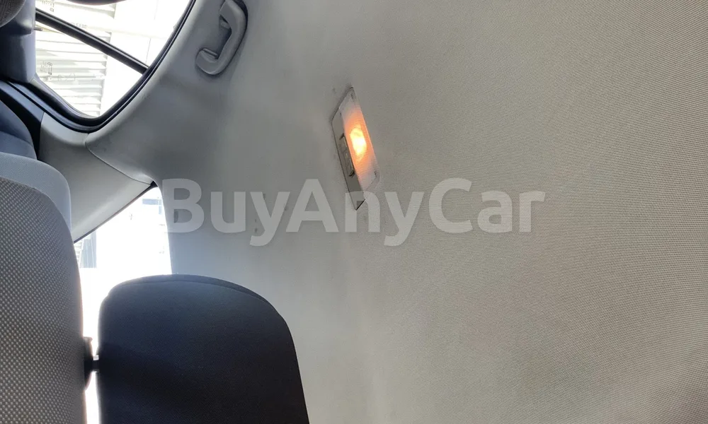 Vehicle photo 9