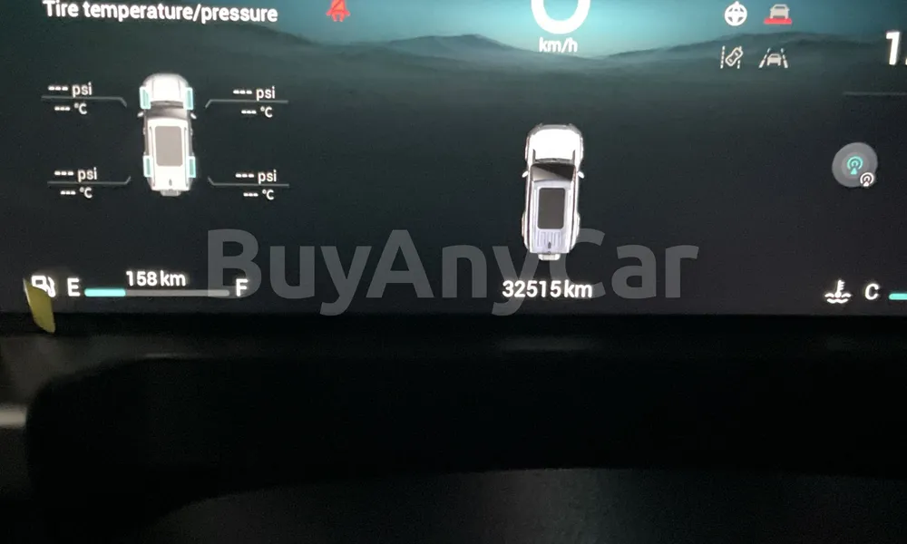 Vehicle photo 9
