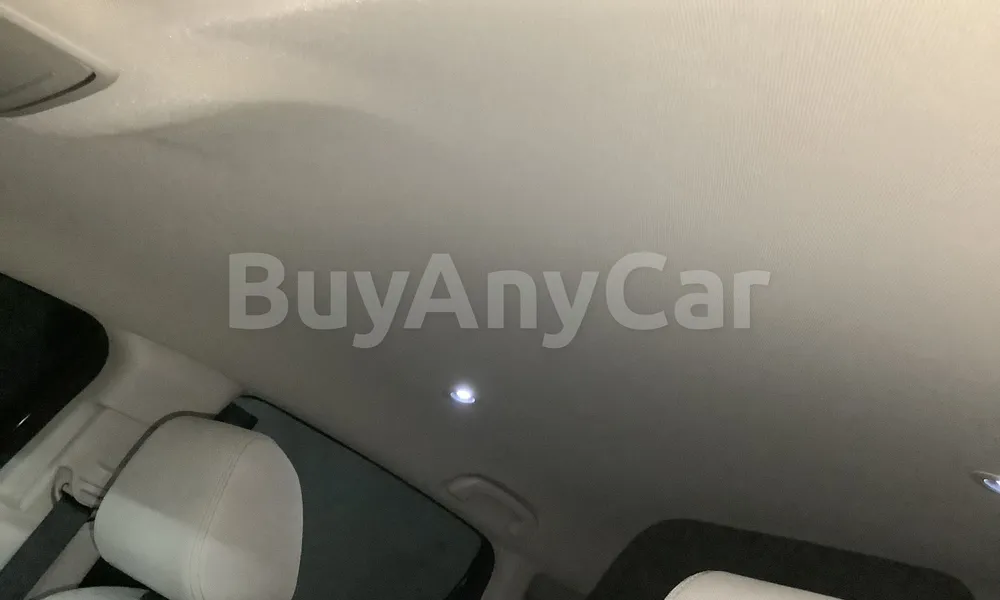 Vehicle photo 17