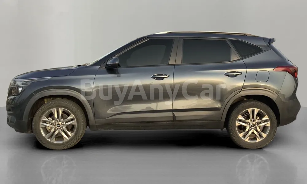 Vehicle photo 4