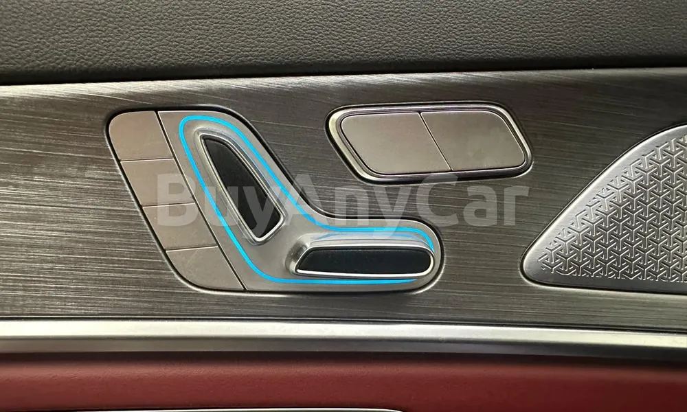Vehicle photo 11