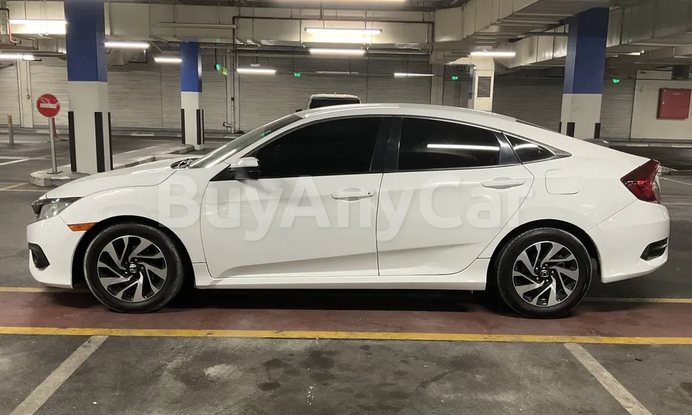 Vehicle photo 7