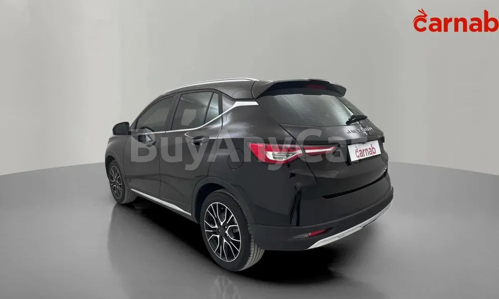 Vehicle photo 7