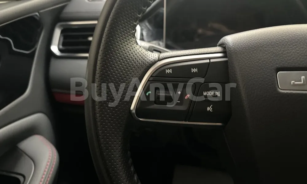 Vehicle photo 12