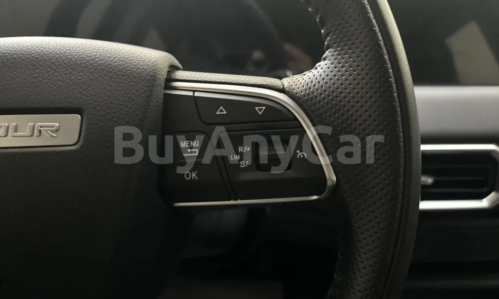Vehicle photo 11
