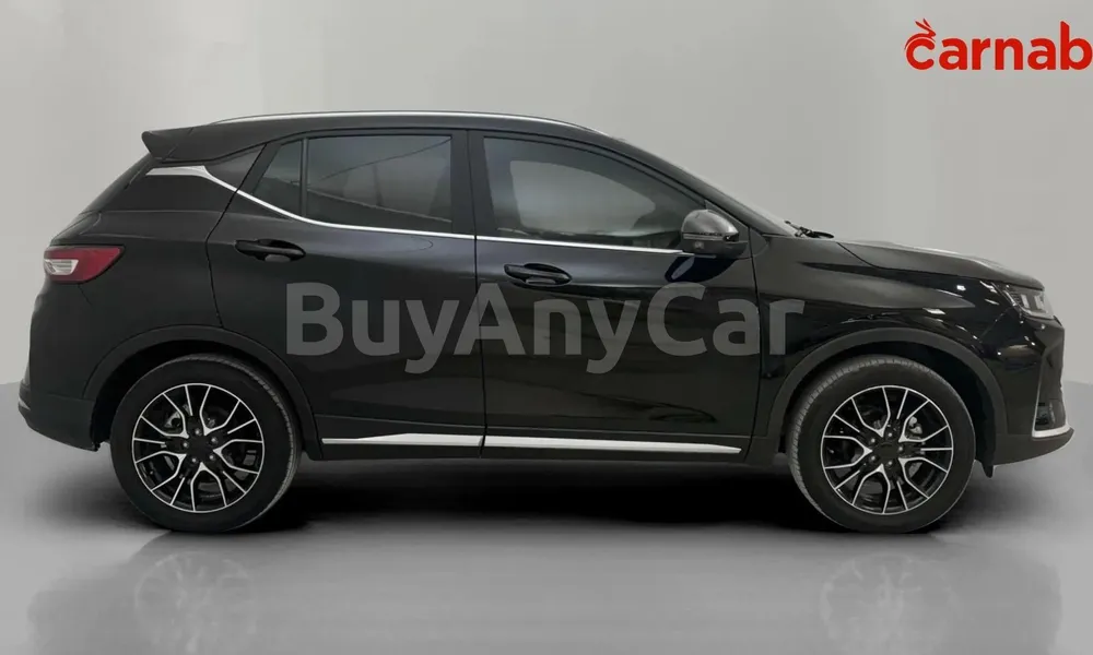 Vehicle photo 3