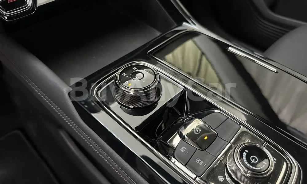 Vehicle photo 8