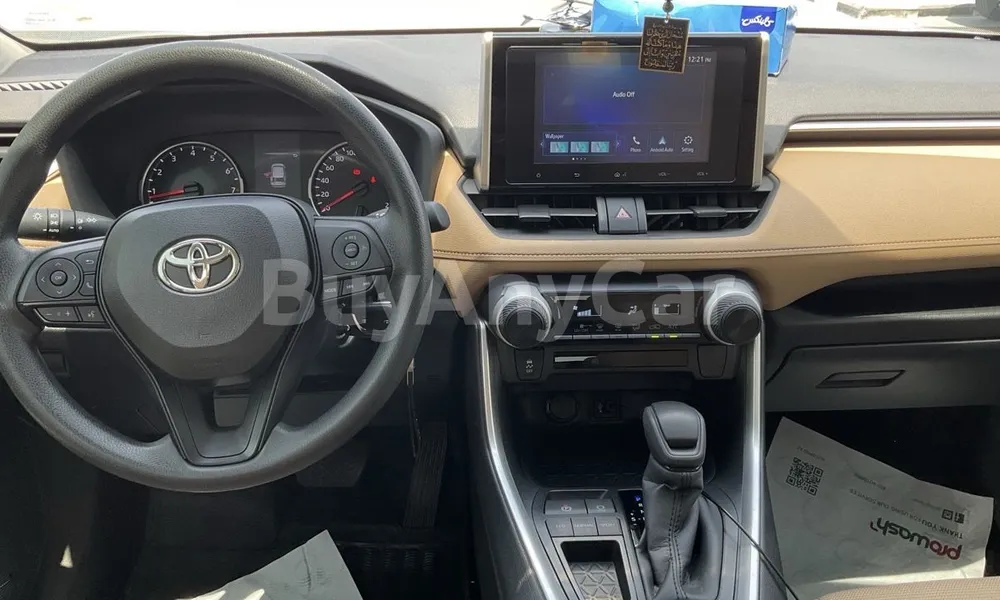 Vehicle photo 8