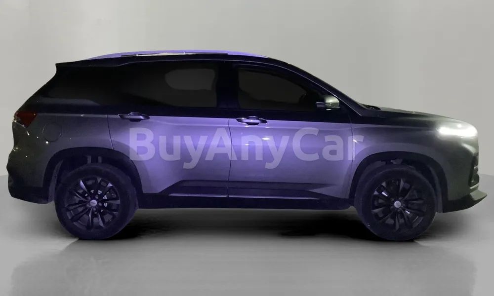 Vehicle photo 3