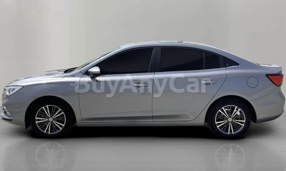 Vehicle photo 4