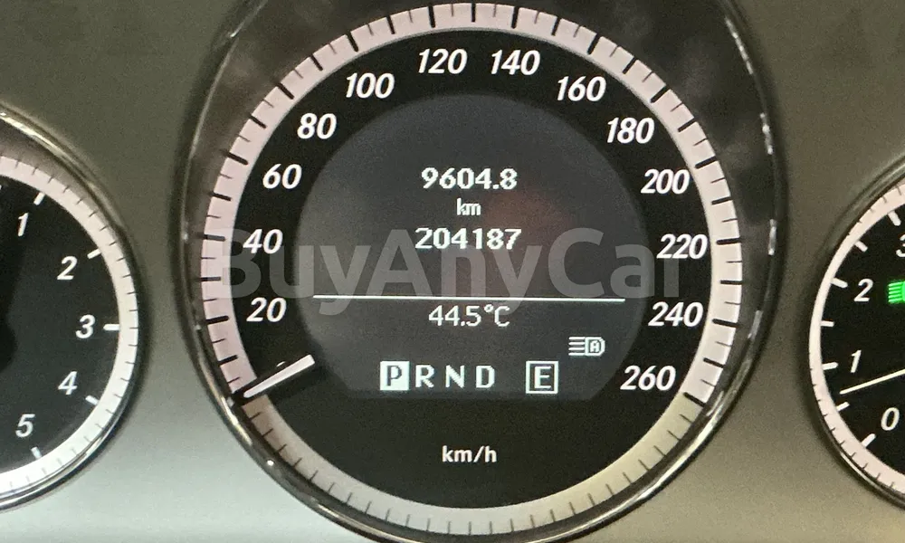 Vehicle photo 6