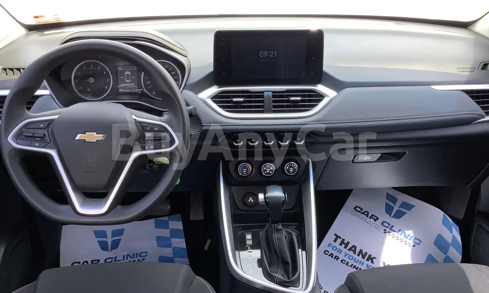 Vehicle photo 7