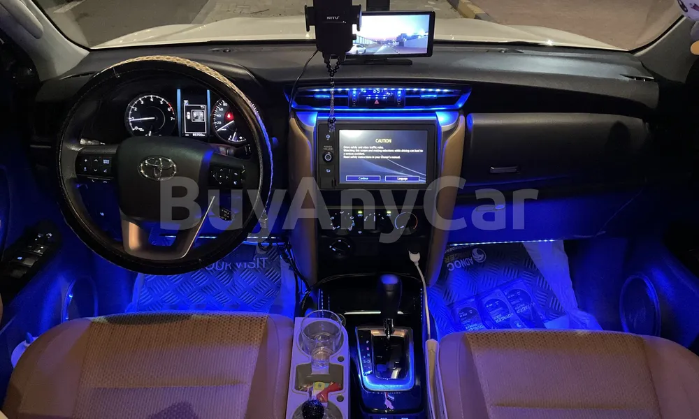 Vehicle photo 9