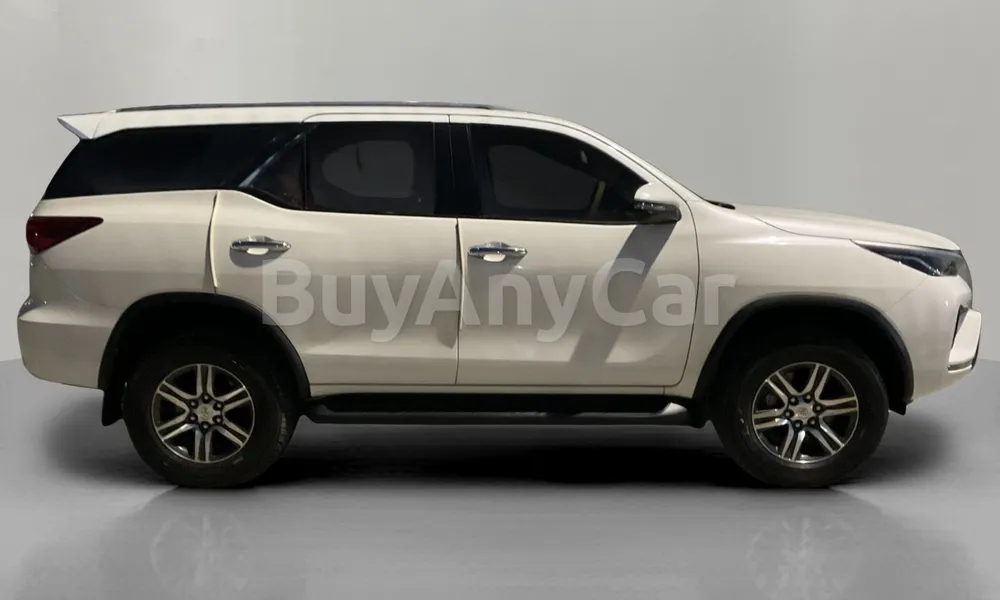 Vehicle photo 3