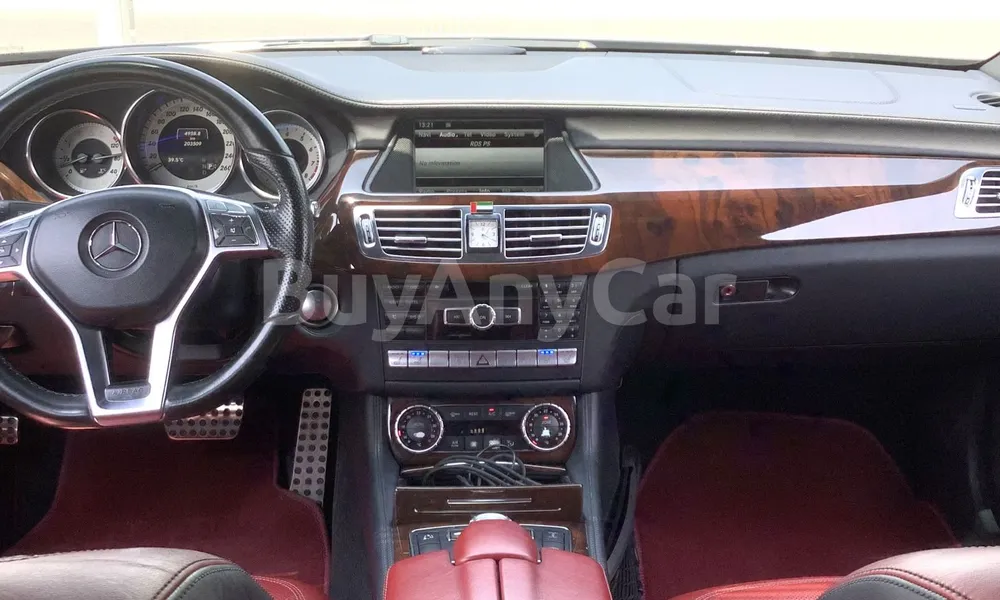 Vehicle photo 8