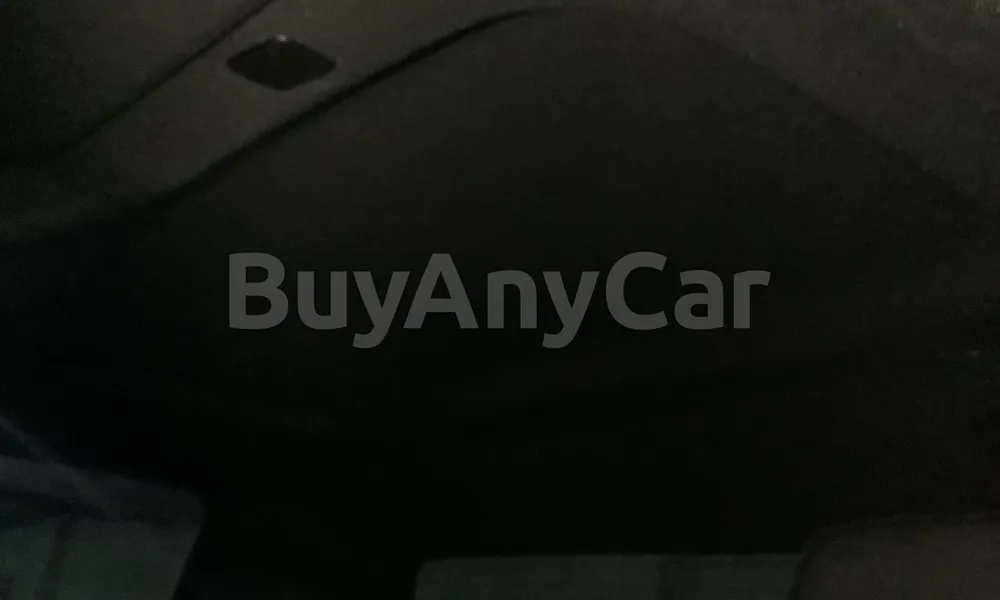 Vehicle photo 9