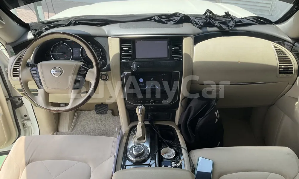Vehicle photo 9