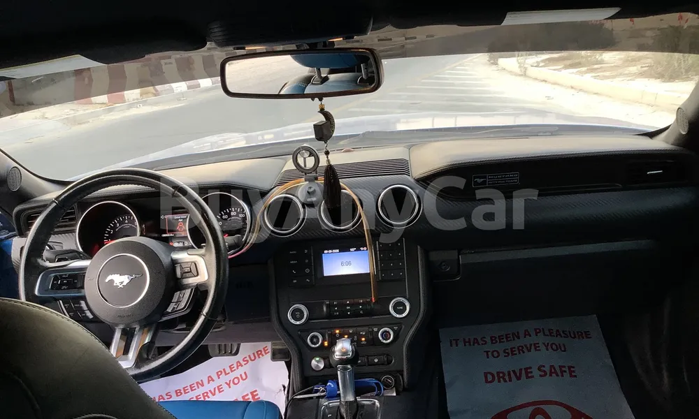 Vehicle photo 8