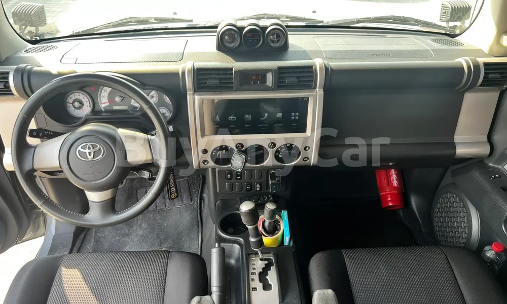Vehicle photo 7