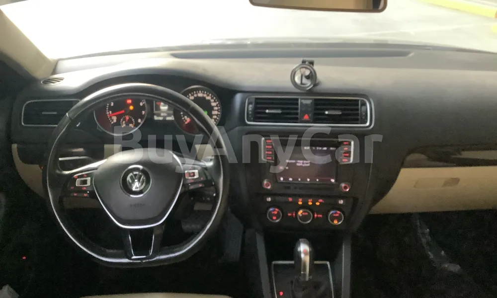 Vehicle photo 9