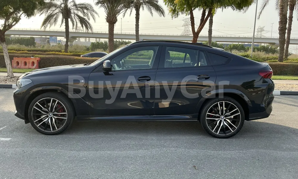 Vehicle photo 4