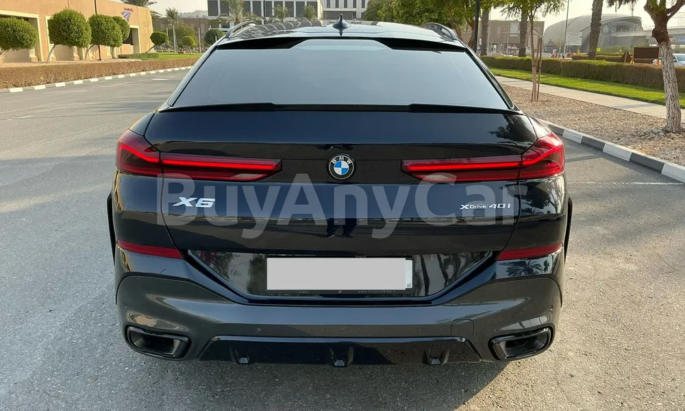 Vehicle photo 2