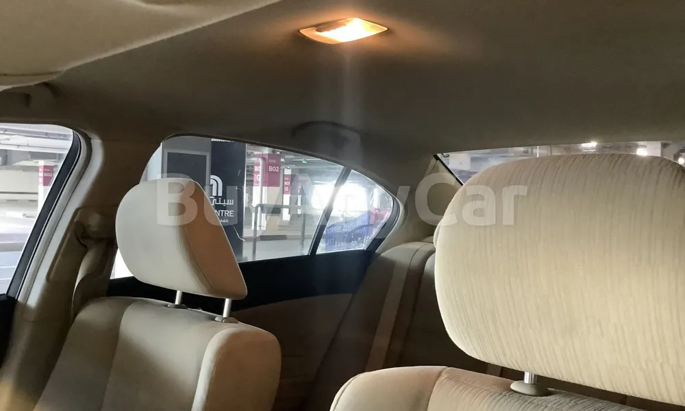 Vehicle photo 9
