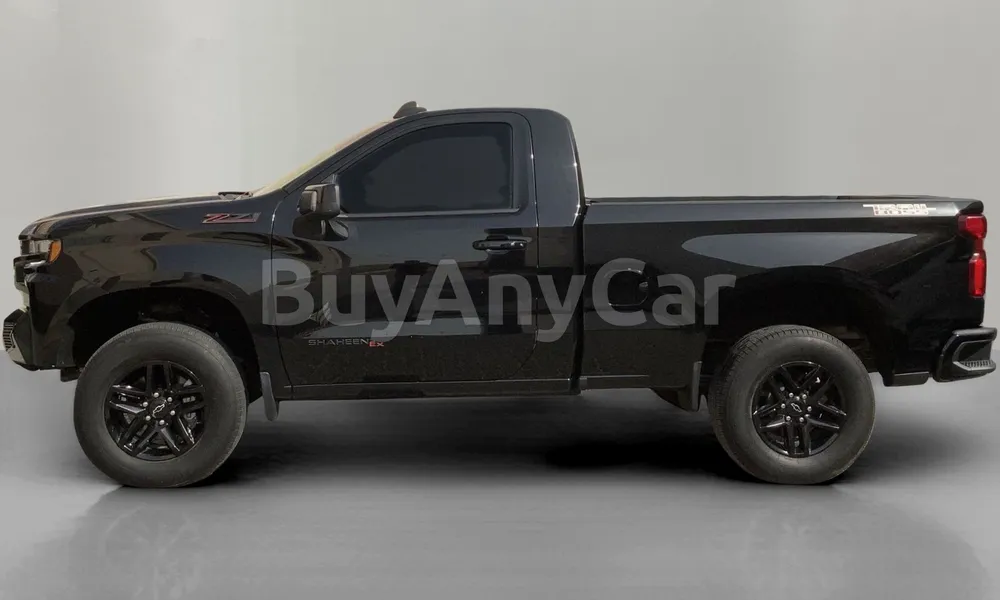 Vehicle photo 5