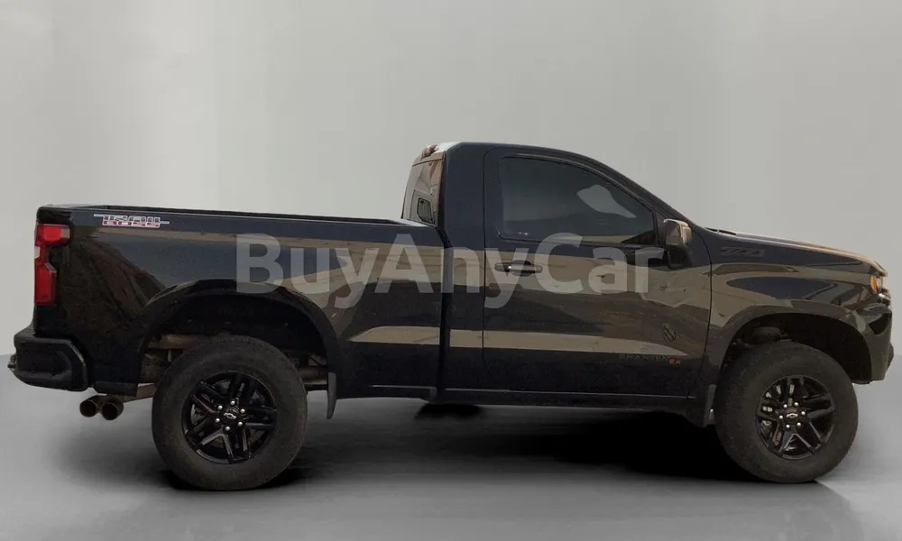 Vehicle photo 4