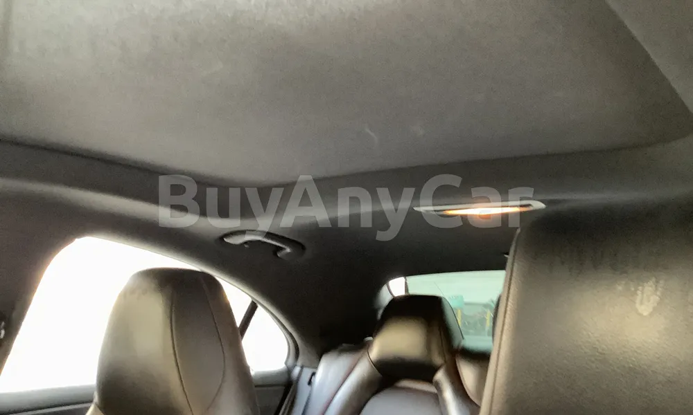 Vehicle photo 9