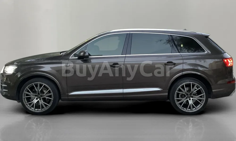 Vehicle photo 4