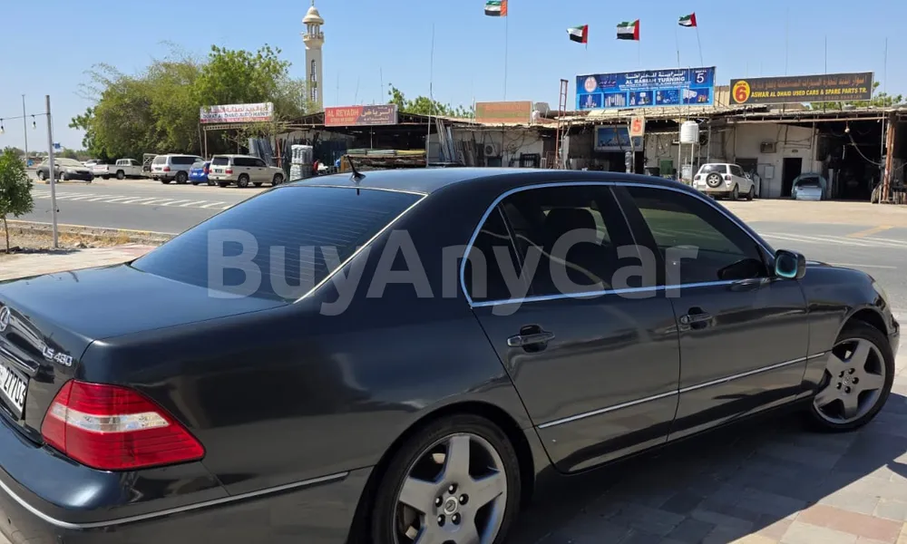 Vehicle photo 6